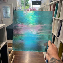 Load image into Gallery viewer, Y96 Iridized Glass
